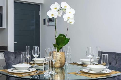 Residence 83 Two-bed Apartment In Fourways
