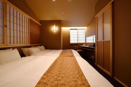 Hostal ?? ????