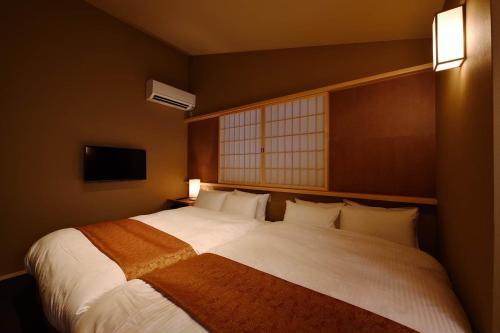 Hostal ?? ????
