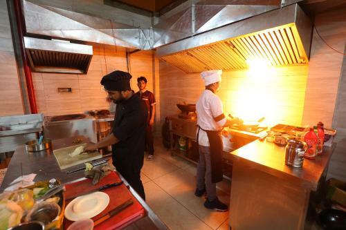 Hotel Siya Ram By Dp Hotels