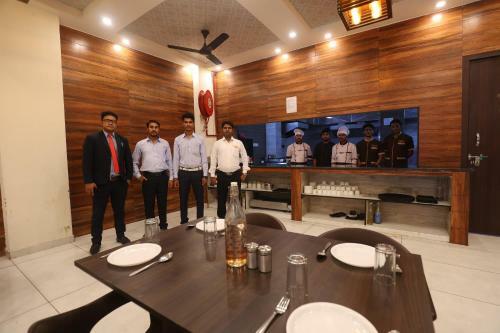 Hotel Siya Ram By Dp Hotels