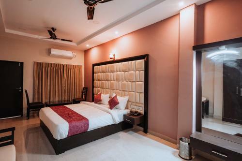 Hotel Bajaj's Karwan Inn