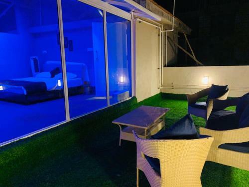 Villa The Retreat-glasshouse Bungalow