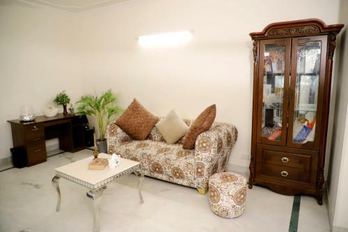 Fortune Home Service Apartment