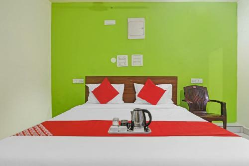 Hotel Oyo 90936 Dk Reddy Square