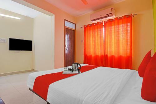 Hotel Oyo 90936 Dk Reddy Square