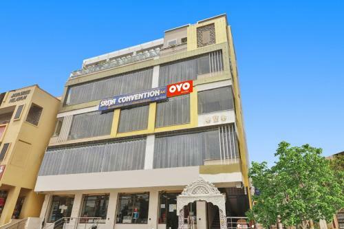 Hotel Oyo 90936 Dk Reddy Square