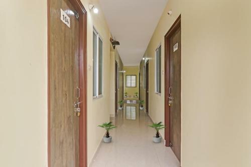Hotel Oyo 90936 Dk Reddy Square