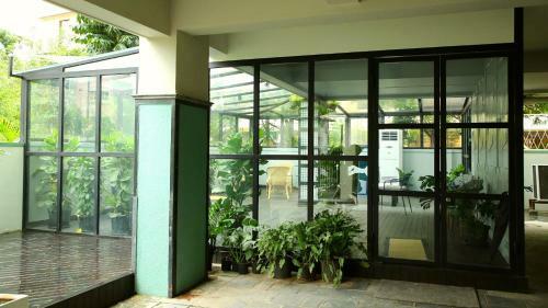 Hotel White Fern Stays