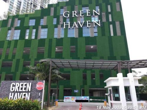 3 Bedroom/2 Bathroom Service Apartment With Pool