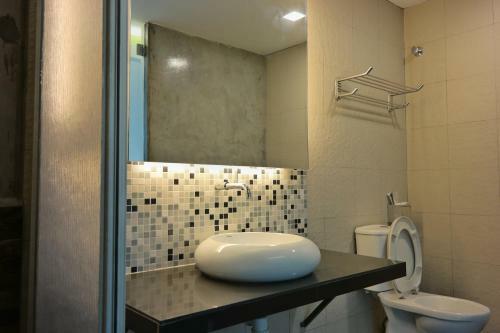 Summer Oscar Boutique Hotel