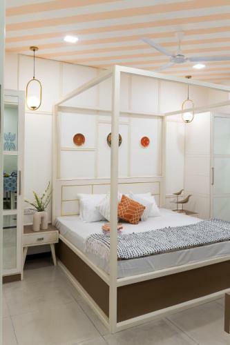 Luxury And Elegance With Three-bedroom Apartment In Central Jaipur