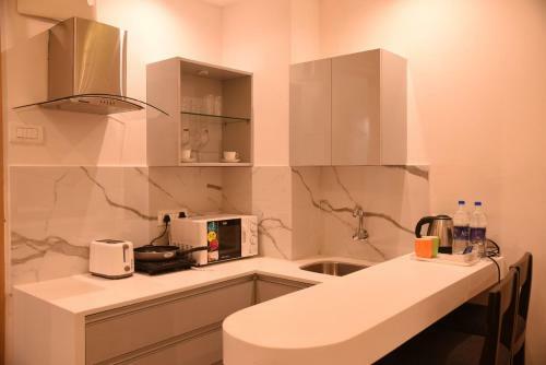 Fully Furnished Apartment With Pool