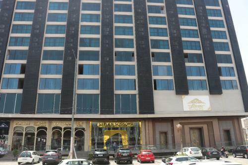Fully Furnished Apartment With Pool