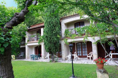 Hotel Logis Auberge De La Tour