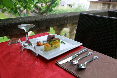 Hotel Logis Auberge De La Tour