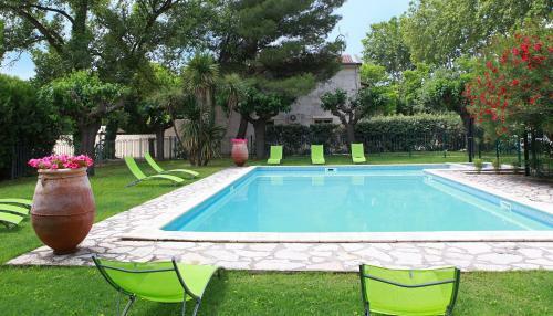 Hotel Logis Auberge De La Tour