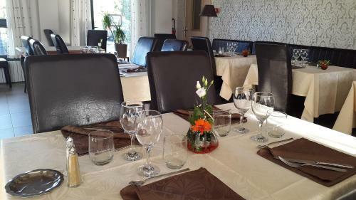 Hotel Logis Auberge De La Tour
