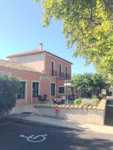 Hotel Logis Auberge De La Tour