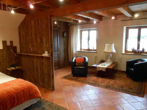 Hotel Logis H�tel Restaurant La Charrue