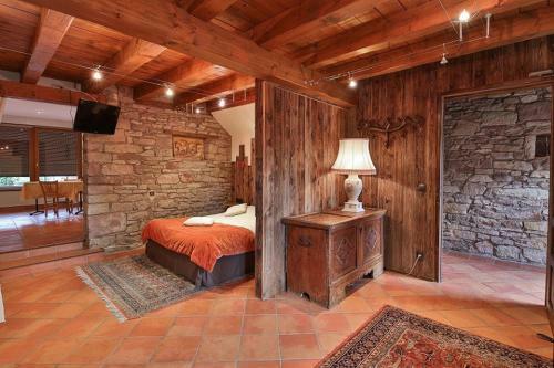 Hotel Logis H�tel Restaurant La Charrue