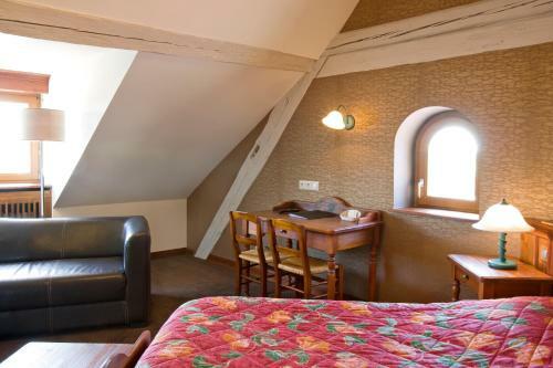 Hotel Logis H�tel Restaurant La Charrue