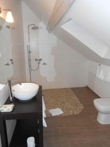 Hotel Logis H�tel Restaurant La Charrue