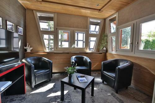 Hotel Logis H�tel Restaurant La Charrue