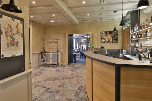 Hotel Logis H�tel Restaurant La Charrue
