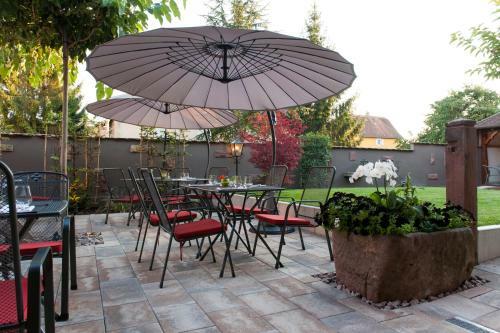 Hotel Logis H�tel Restaurant La Charrue