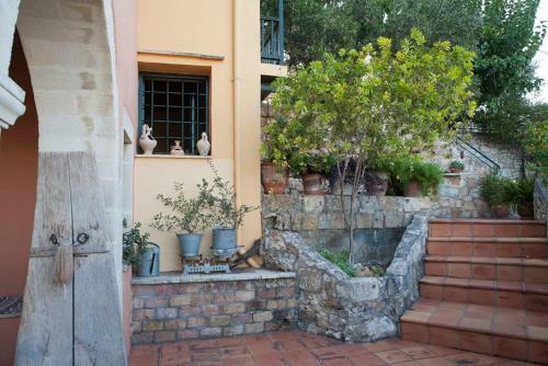 Hostal Agathes Traditional Houses