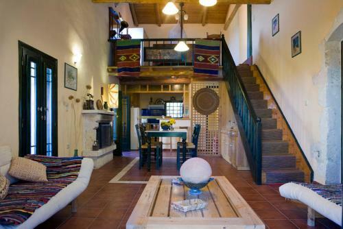 Hostal Agathes Traditional Houses
