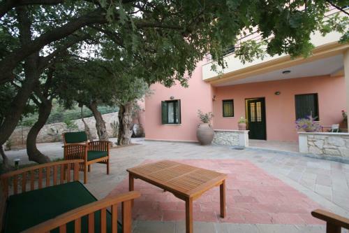 Hostal Agathes Traditional Houses