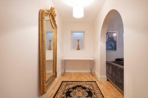 Apartamento A Modern Home With Old-world Charm In Bathurst