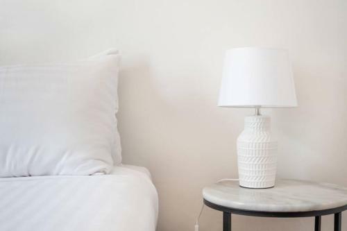 Apartamento A Modern Home With Old-world Charm In Bathurst