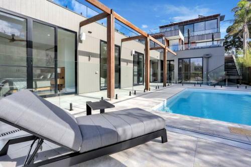 Beachfront Escape - 6 Bedroom, Pool & Beach Access