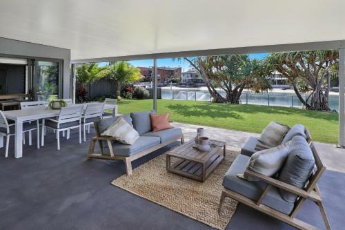 Coorum24- Modern, Mooloolaba Canal Home