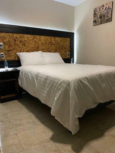 Hotel Central Pir�mides