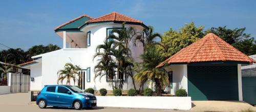 4 Bedroom Villa- Sleeps 8