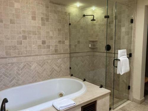 Montecristo Estates: Luxury Villa + Private Pool & Hot Tub