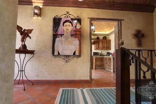 Gorgeous 4 Bedroom Home With Pool