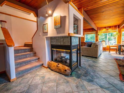 Ocean Friendly Amenities - Hot Tub, Great Location