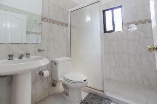 Casa Familiar En Lomas De Cocoyoc