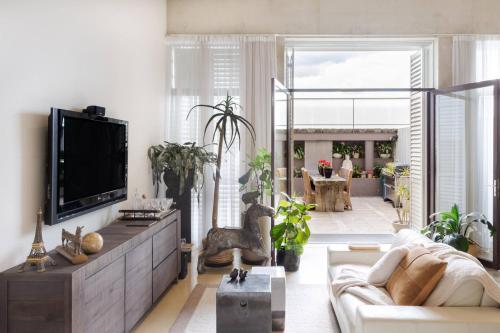 Villa Architectural Home, Pool Oasis/ Steps From Trendy Chapel St.