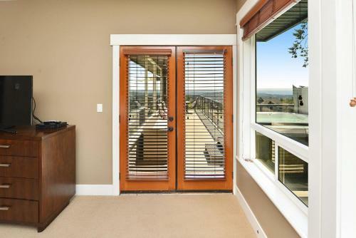 Bear Mountain Executive Stay
