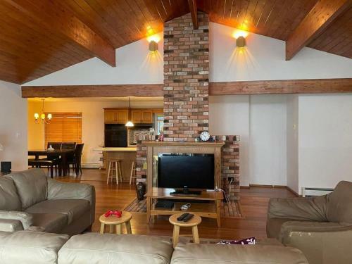 Villa Metchosin Beach House
