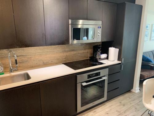 Apartamento Aj?s Downtwon Toronto Suite+parking
