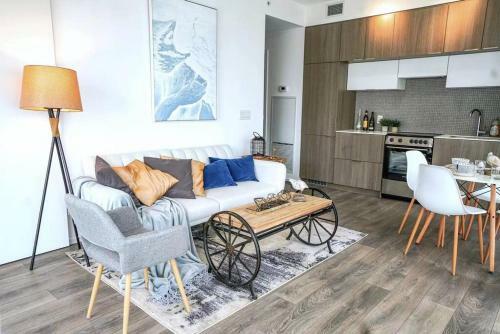 Apartamento 2 Bedroom Condo At Heart Toronto Downtown