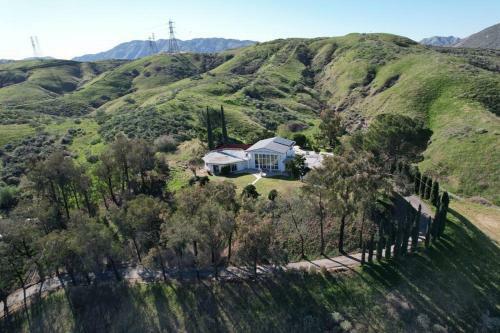 Private Hilltop Villa W/pool, Office & Fiber Wifi