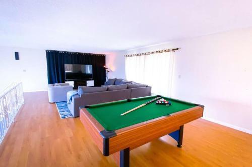 Private Hilltop Villa W/pool, Office & Fiber Wifi